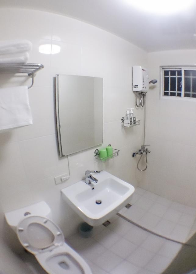 Feb Hostel Тайнань Екстер'єр фото